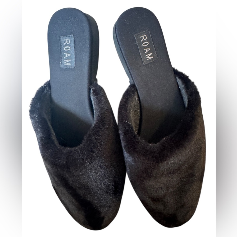 ROAM Cloud Faux Fur Mule in Black
